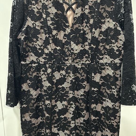 Torrid Black Lace Mock Neck Shift Dress Size 2 Wedding Formal Cocktail Gothic - Picture 6 of 16